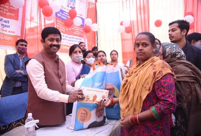 Cabinet Minister Siddharthnath said: If Akhilesh's government comes, the ration of the poor will stop