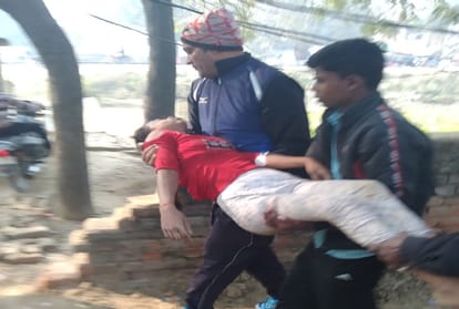 Five girls of Kasturba Gandhi Balika Vidyalaya Prayagraj injured in mud mound collapse, three in critical condition
