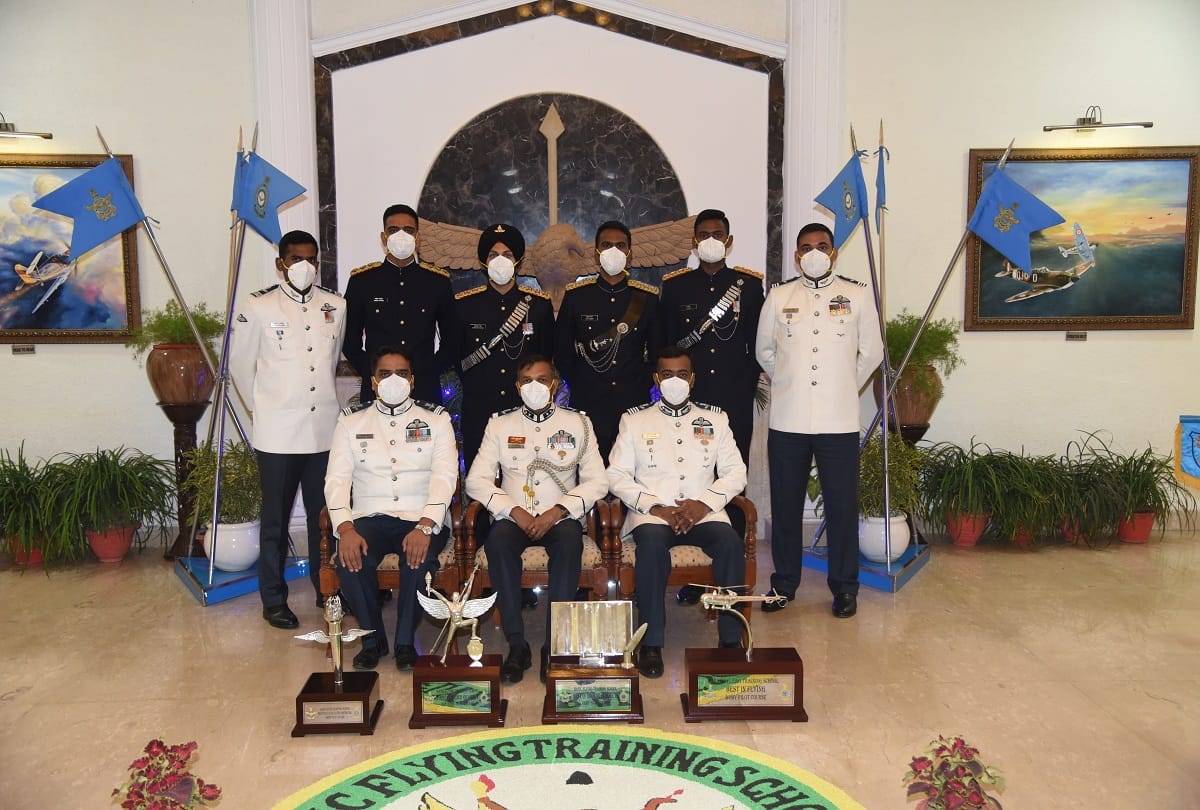 Prayagraj: Army gets 26 brave helicopter pilots, course completed after hard training