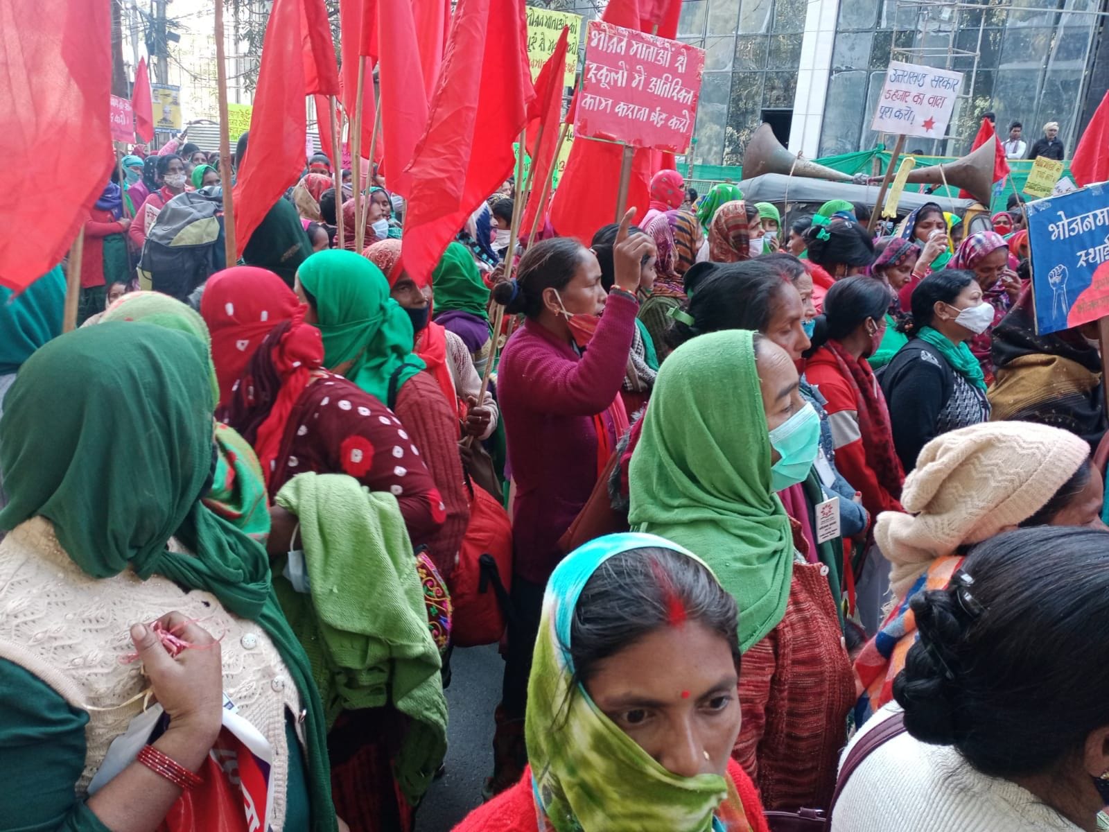 uttarakhand news: bhojanmata march to CM residence and accused of disobedience, see photos
