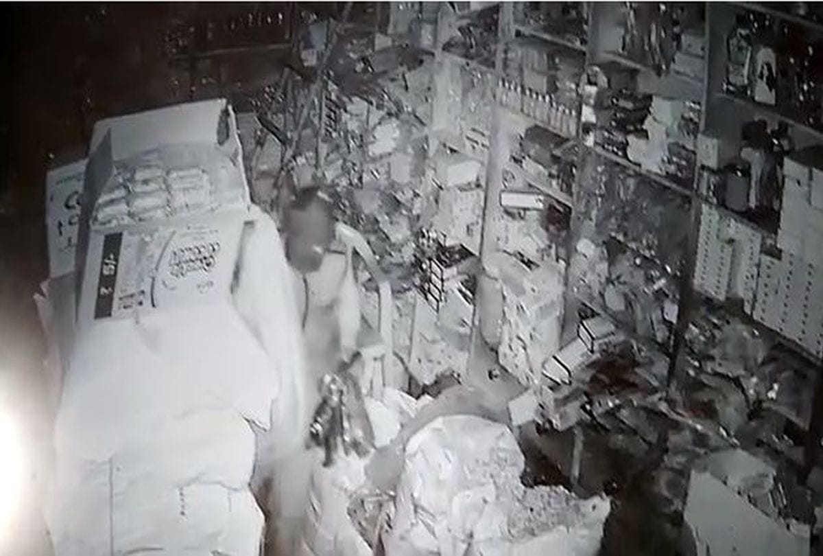 Thieves stole gutkha, bidi-cigarettes from the  grocery shop in Mathura
