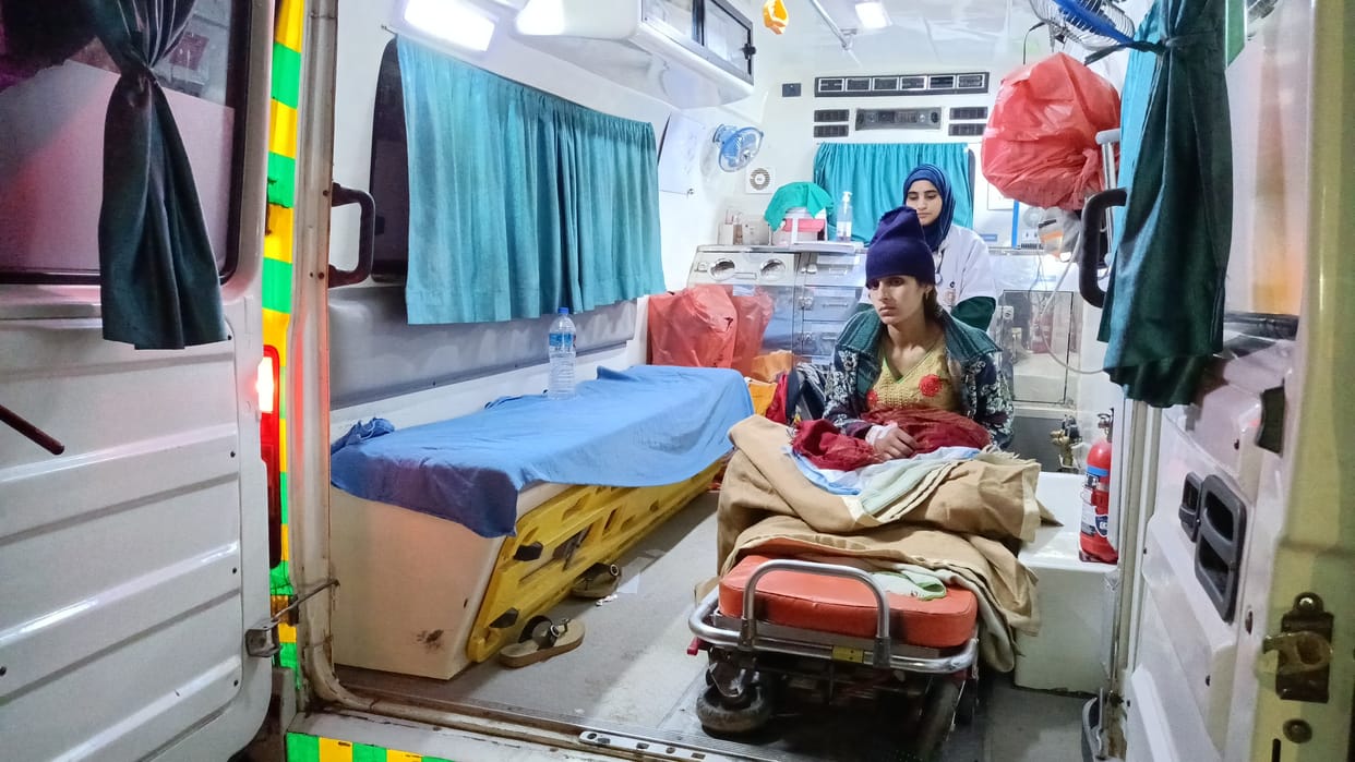 Woman gave birth a baby in ambulance