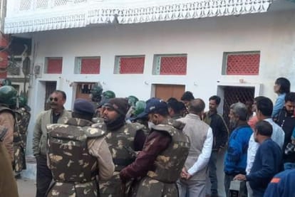 Chhatarpur: Breaking the house of Jappu, the notorious and rewarding criminal of 10 thousand of Kanjreti, is absconding for a long time in an attempt to murder