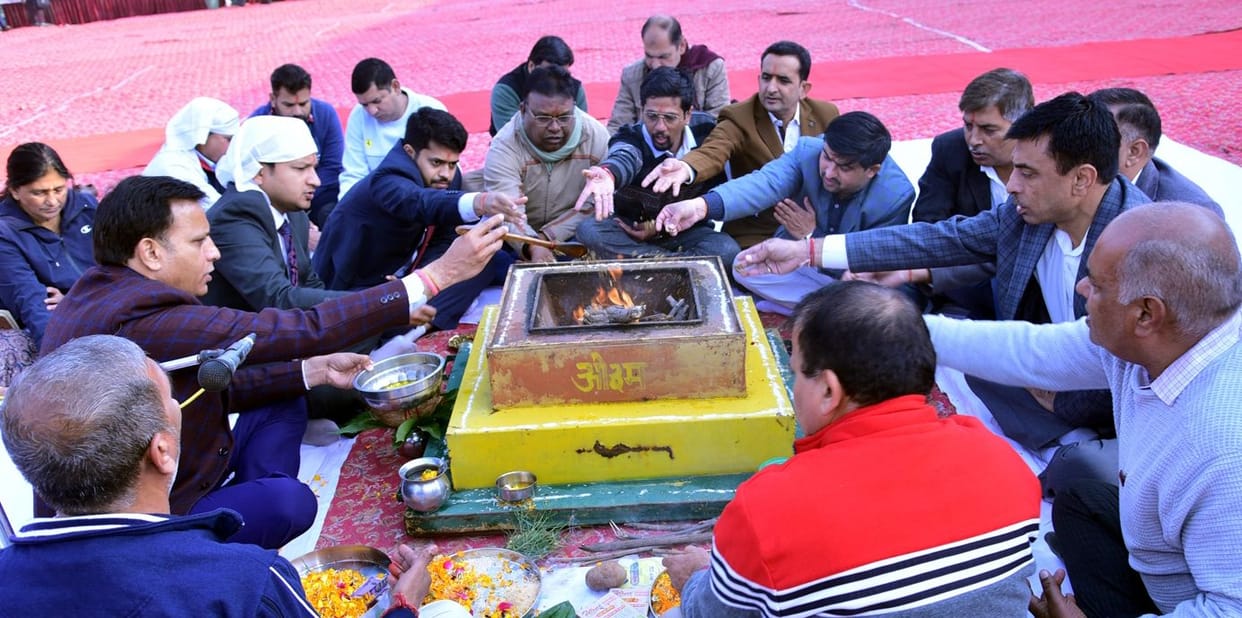 Geeta Jayanti festival started with Havan Yagya, students fascinated by the presentations