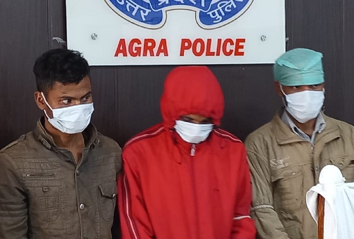 Police arrested three vehicle thieves in agra