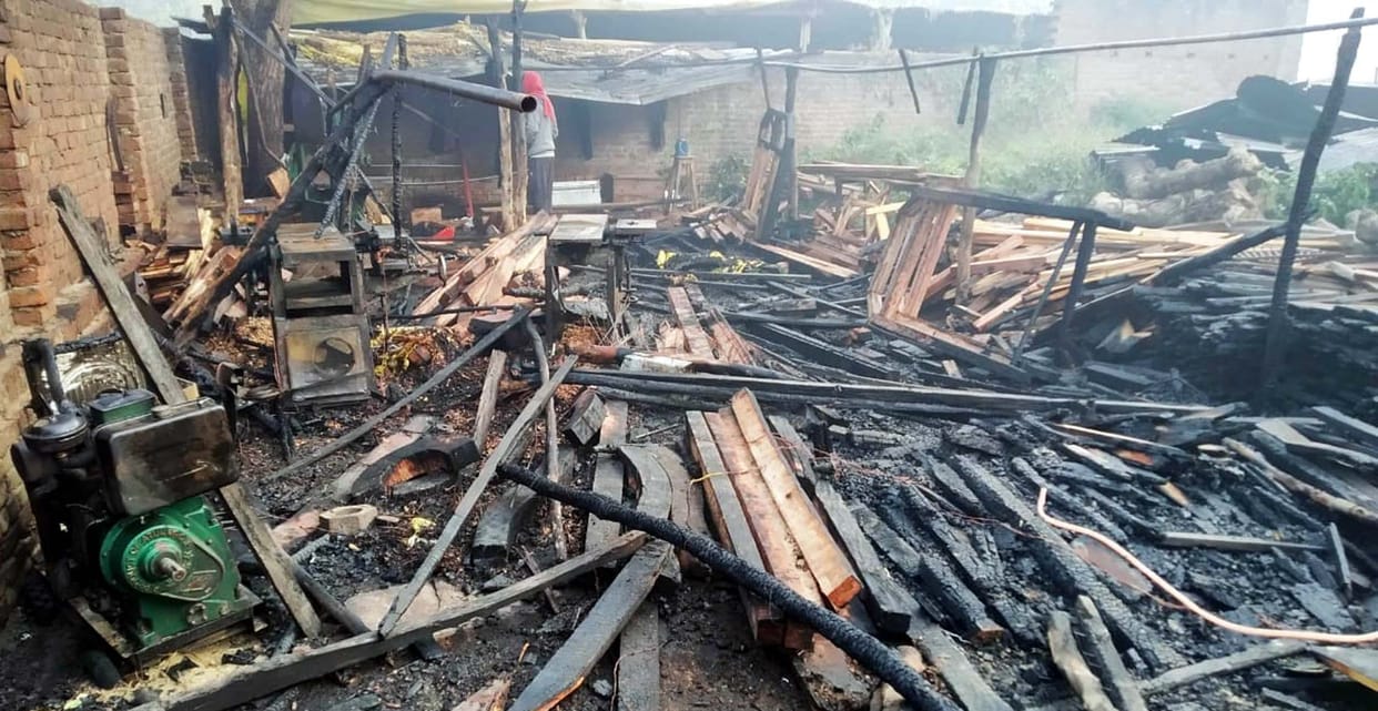 Fire in shop and warehouse due to short circuit
