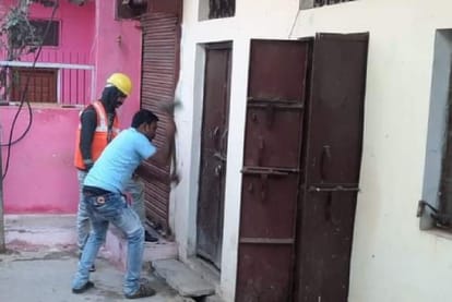 Chhatarpur: Breaking the house of Jappu, the notorious and rewarding criminal of 10 thousand of Kanjreti, is absconding for a long time in an attempt to murder