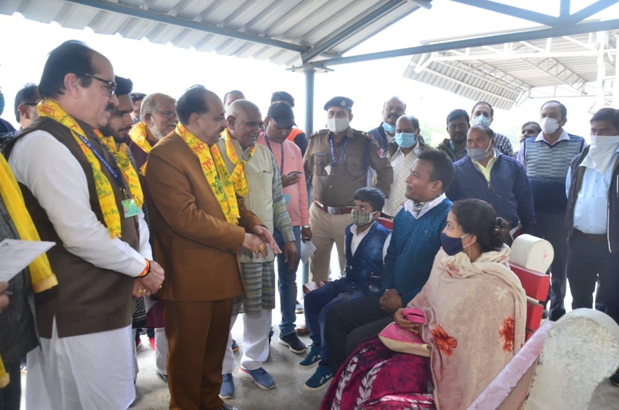 Mathura: Fine in Samta Express, reward to station team