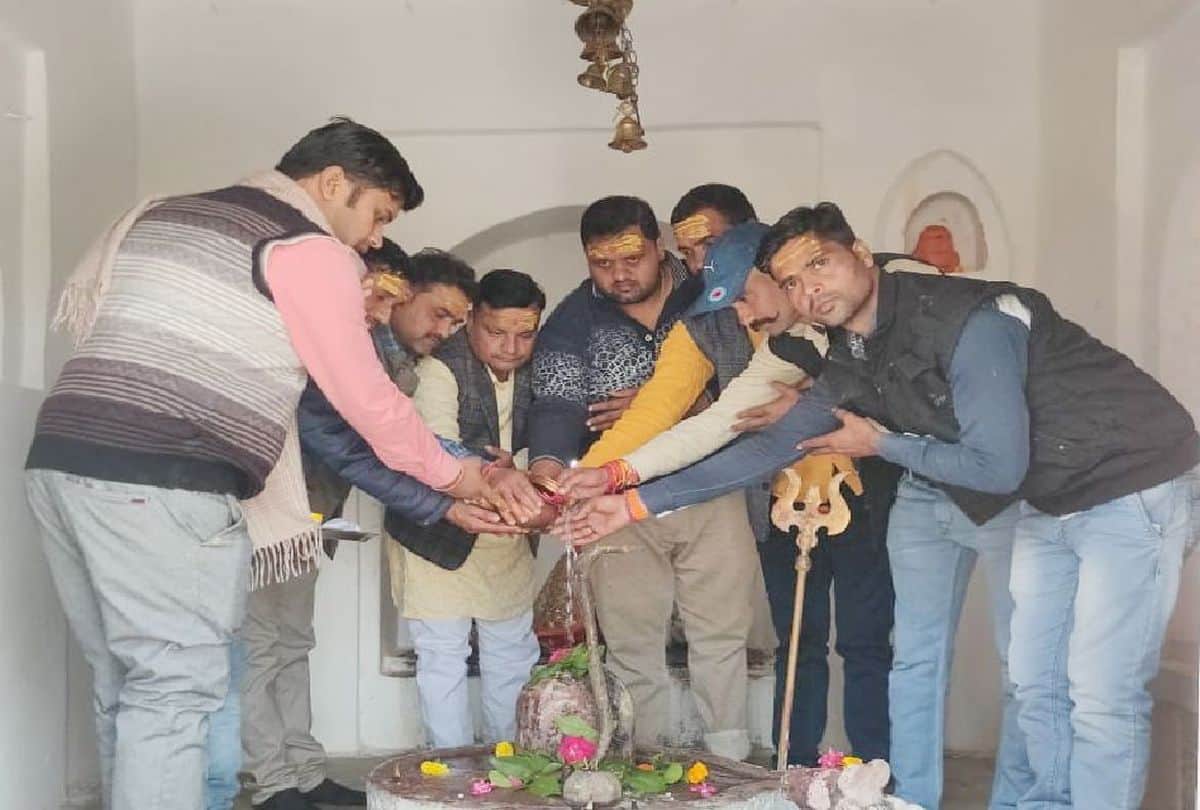 Kashi Vishwanath Dham Corridor News: BJP workers performed worship in Shiva temples in Mathura