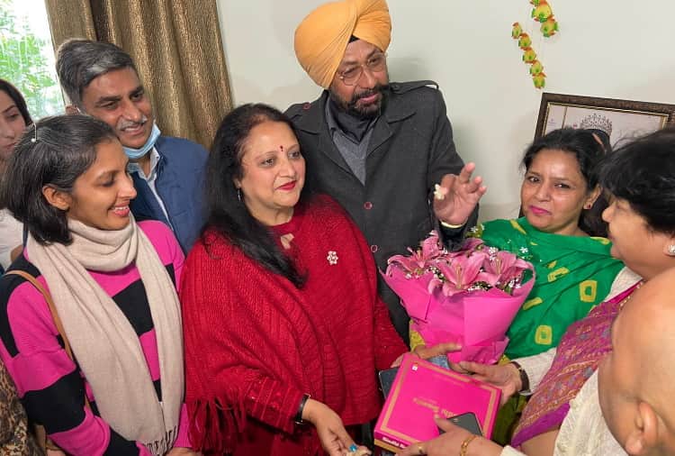 Parents of Miss Universe 2021 Harnaaz Sandhu are happy on her success