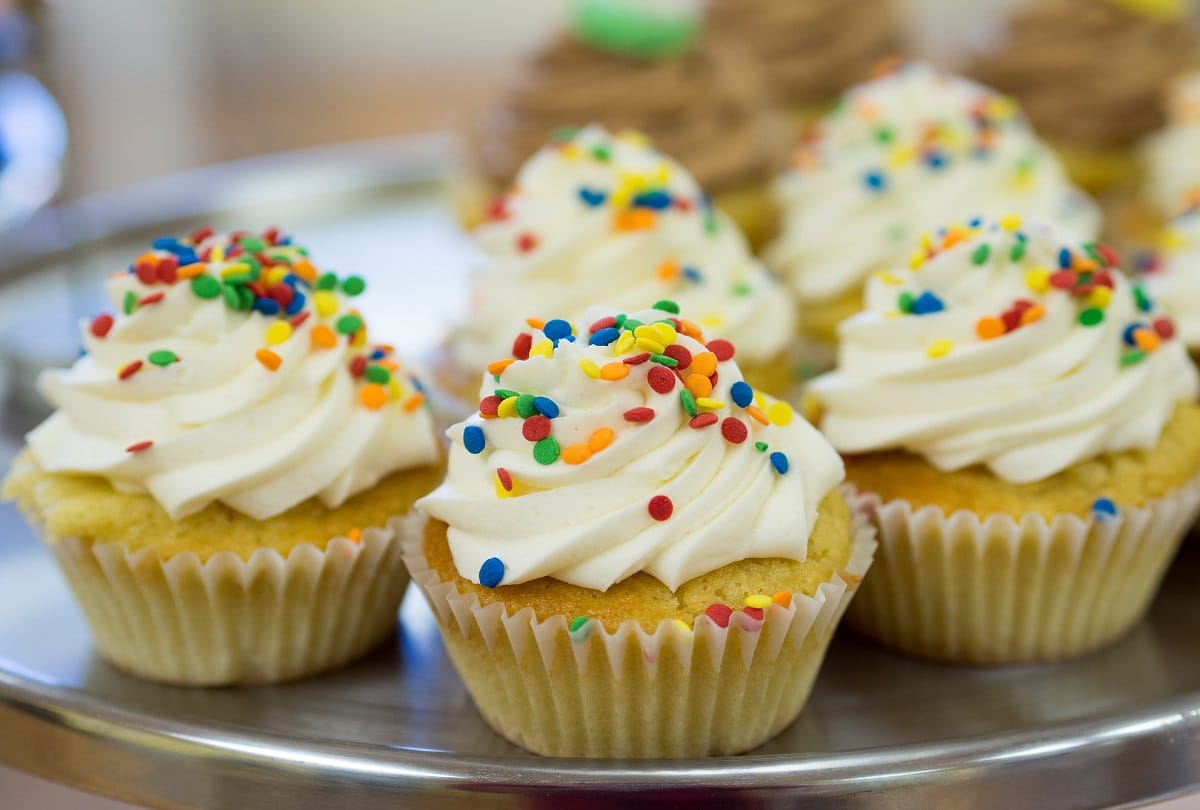 Merry Christmas 2021 Vanilla Cupcake Recipe in Hindi