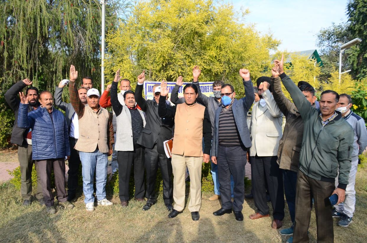 Lecturers expressed their gratitude to the government for being regularized