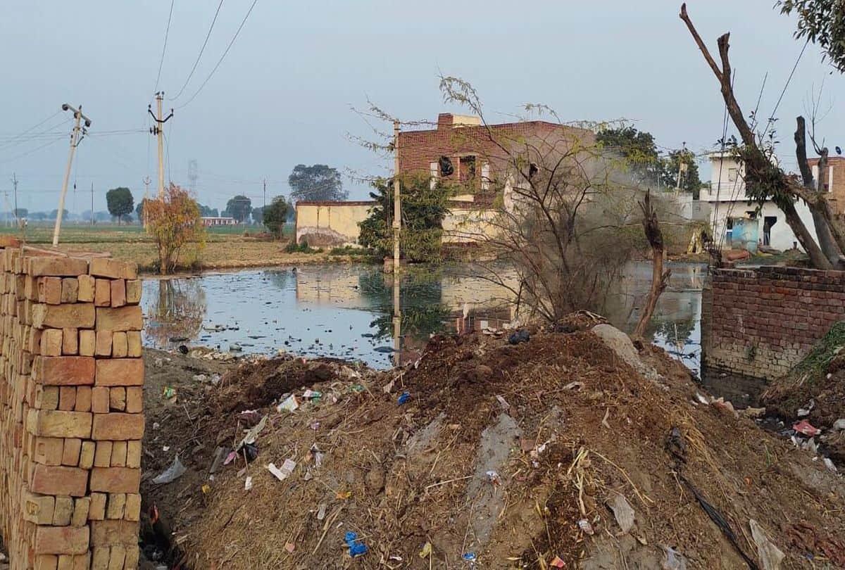 Pradhan Mantri Adarsh Gram Yojana In Agra No Water And Road