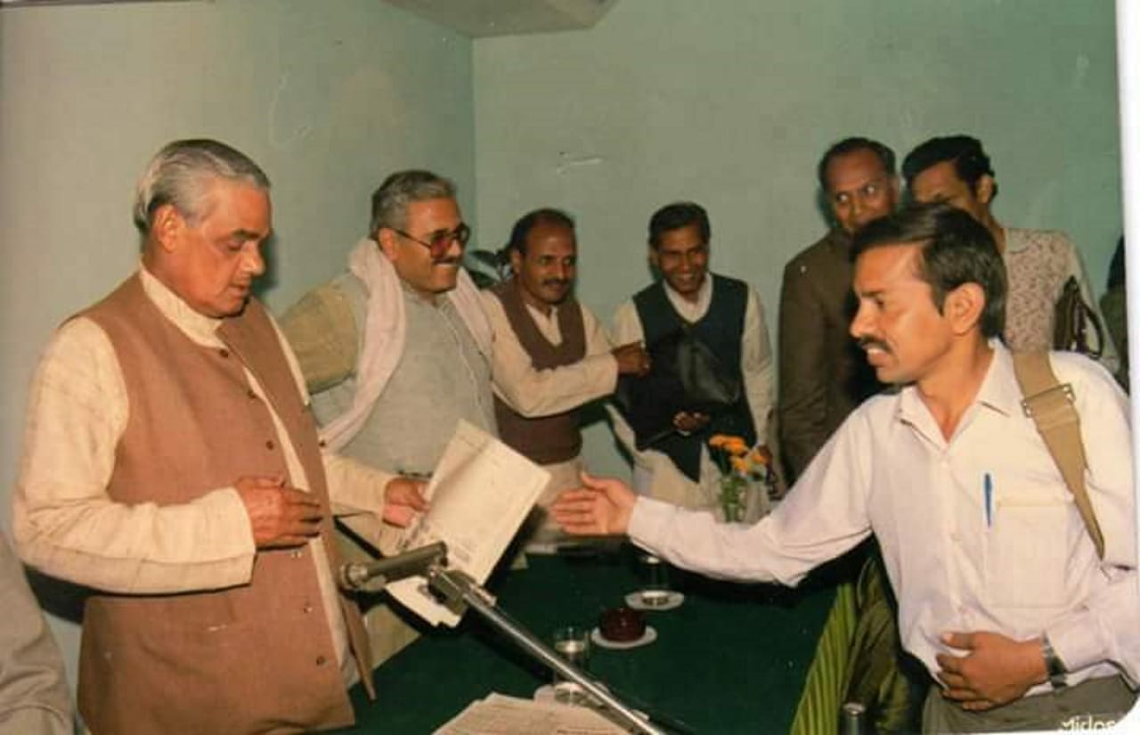 uttarakhand news: BJP MLA from Dehradun Cantt Harbans Kapoor passes away, record of 8 time mla, see photos