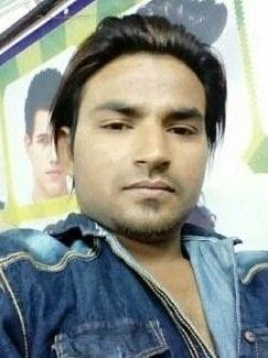 Bike rider dies after colliding with e-rickshaw