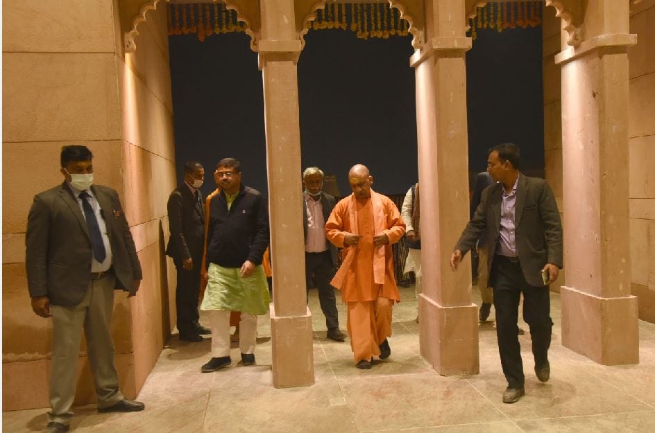 CM Yogi visit varanasi more than 100 times worship in kashi Vishwanath temple 92 times till now