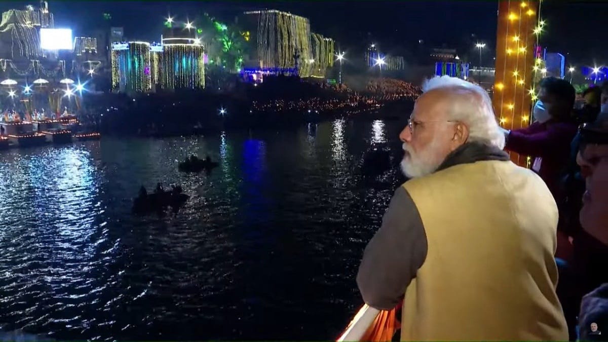 Kashi Vishwanath Corridor inaugration: Banaras city illuminated and ganga ghats like shivotsav pm modi varanasi visit