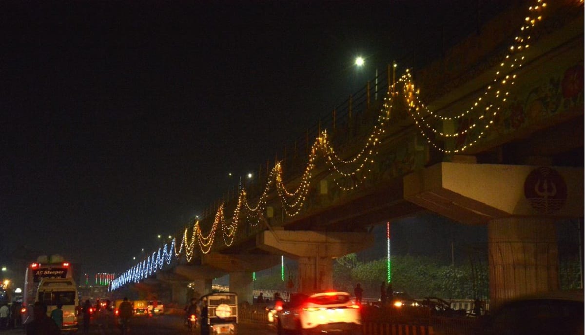 Kashi Vishwanath Corridor inaugration: Banaras city illuminated and ganga ghats like shivotsav pm modi varanasi visit