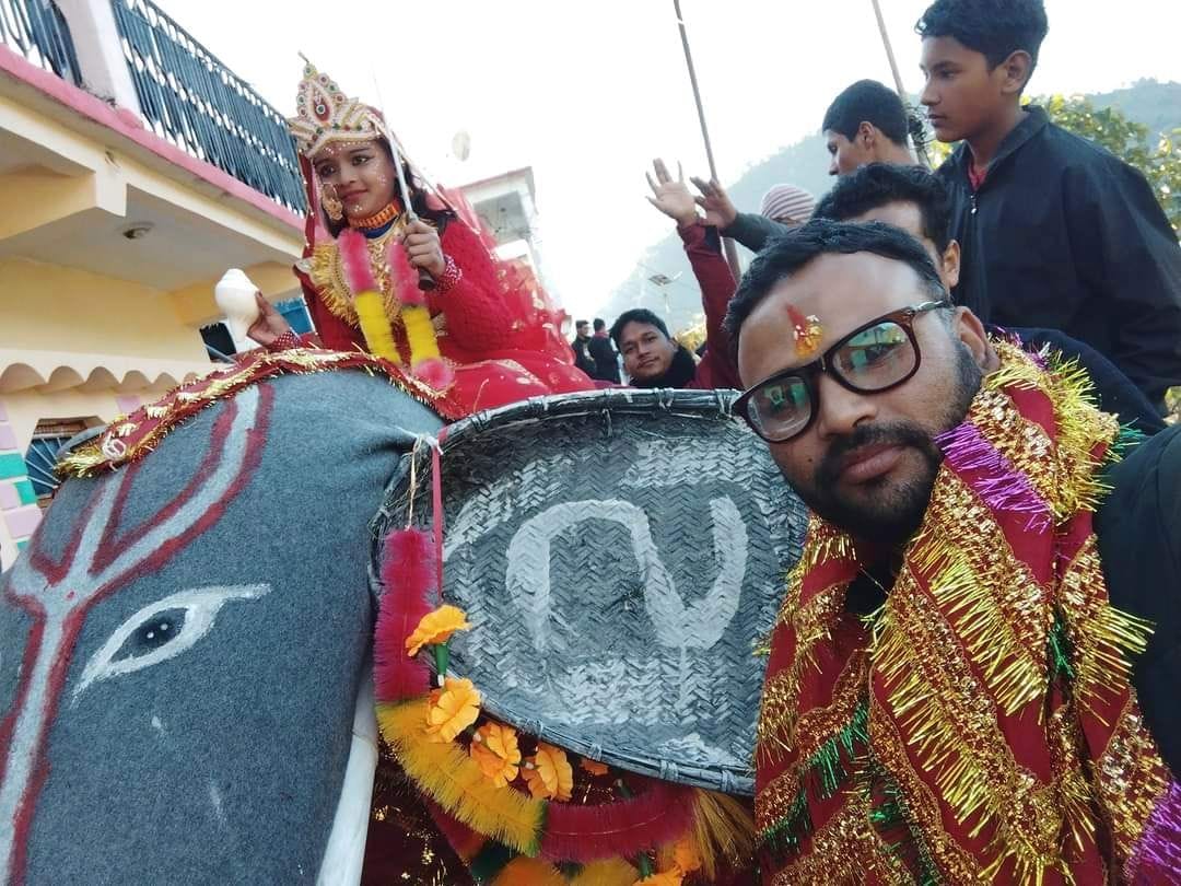 Devotees showered flowers at Chopta Chowri fair