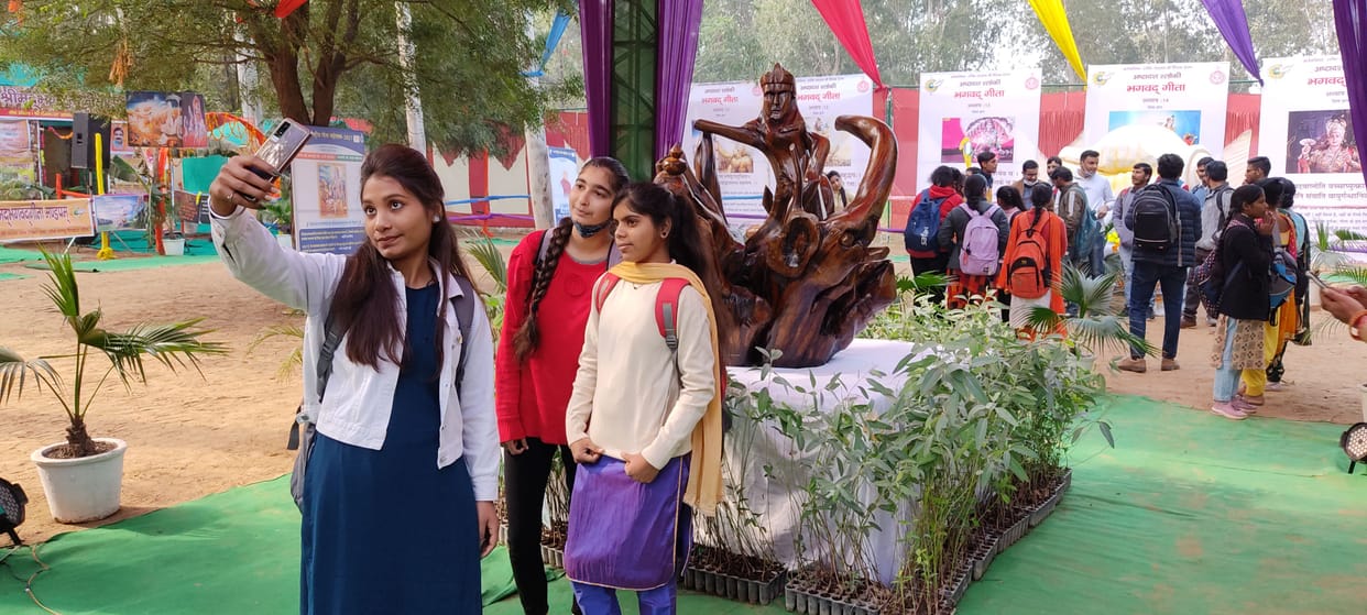 People kept reaching throughout the day for Geeta Jayanti celebrations