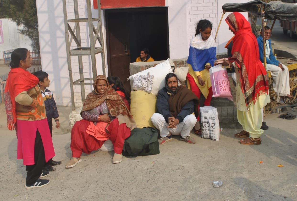 Delhi-Saharanpur passenger train suddenly canceled, passengers upset