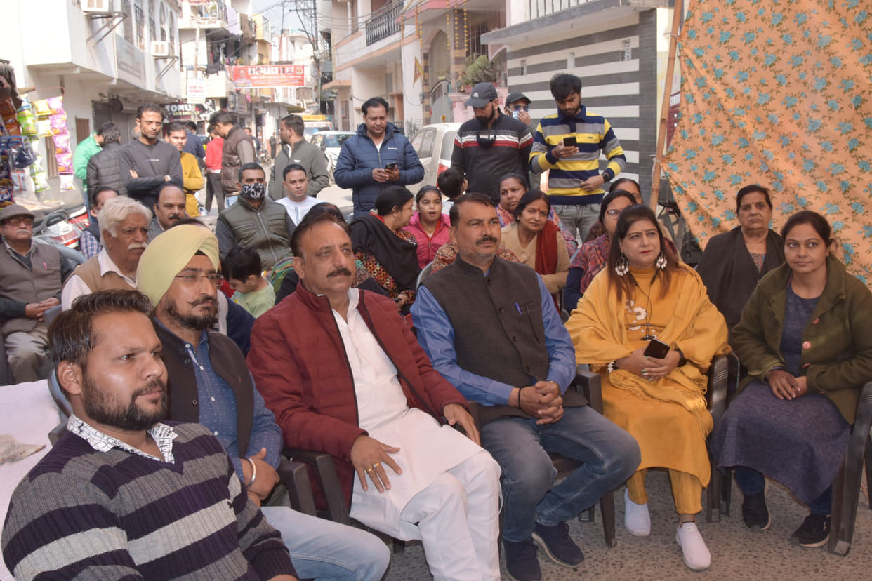BJP people performed Jalabhishek in temples