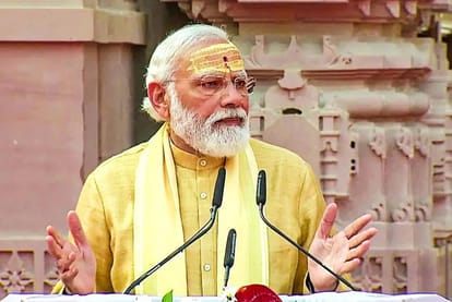 Siege of opposition through Sanatan culture and development : Dip in the Ganga, bowed forehead, joined hands, Modi punished the chessboard with Tripund