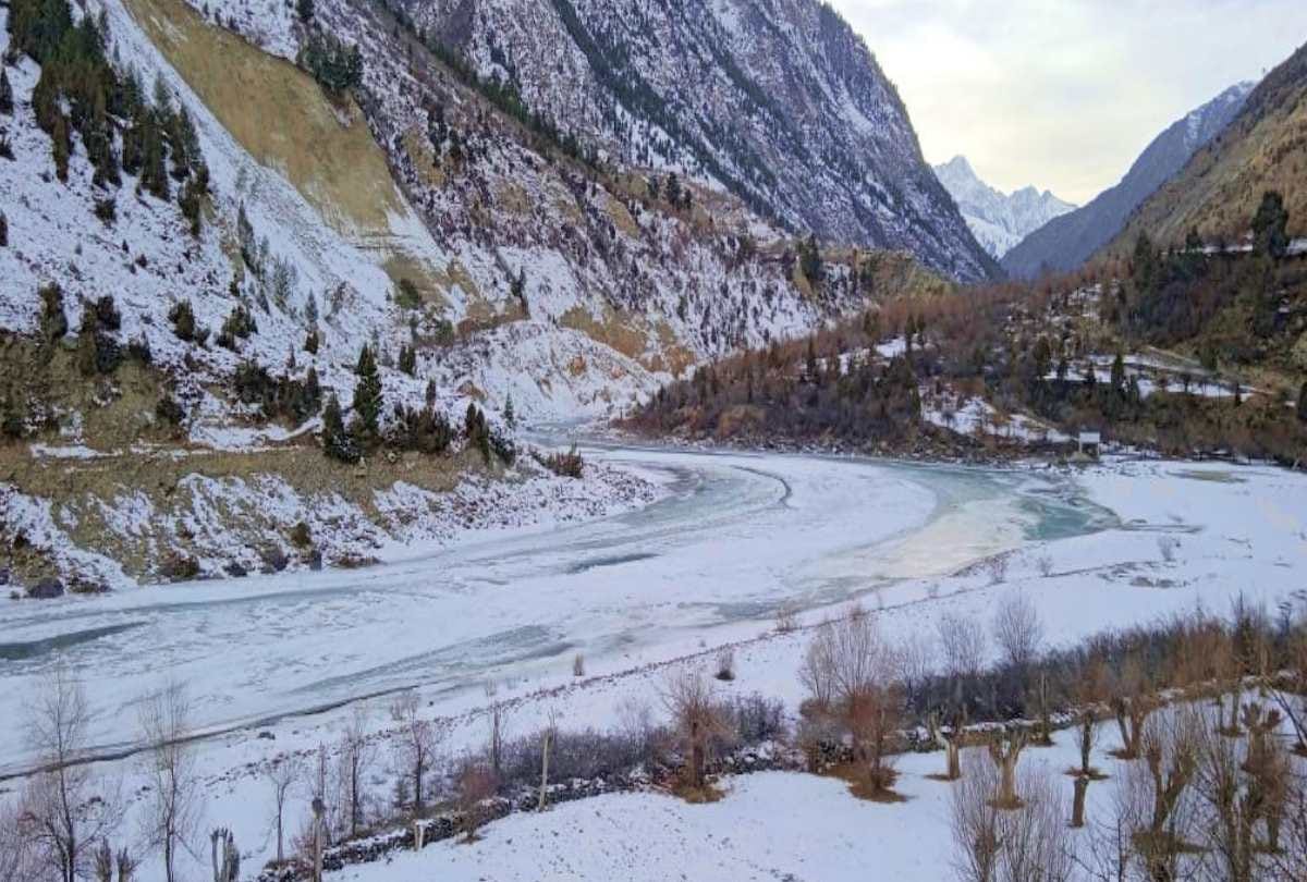 himachal weather update: snowfall and raimfall forecast for two days, Fog increased problems in the plains