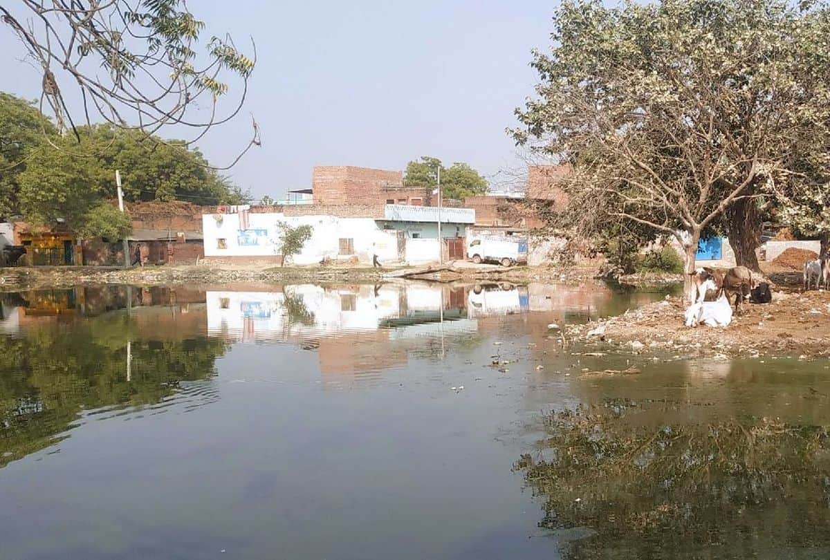 Pradhan Mantri Adarsh Gram Yojana In Agra No Water And Road