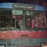 श्रीनगर के जेवन इलाके में आतंकियों ने सशस्त्र पुलिस बल की बस पर किया हमला