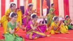 राजकीय महाविद्यायल में आयोजित जोनल यूथ फेस्टीवल में कुचीपुड़ी नृत्य प्रस्तुत करते छात्र ।