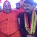 जगद्गुरु रामभद्राचार्य के साथ मनोज तिवारी