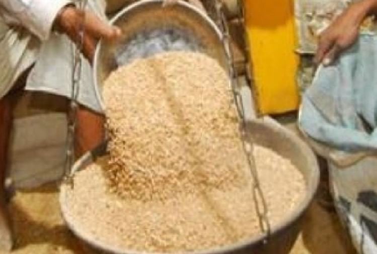 Ayushman Card : आयुष्मान कार्ड नहीं है तो बनवा लीजिए... इसके बिना अगली बार राशन नहीं मिलेगा