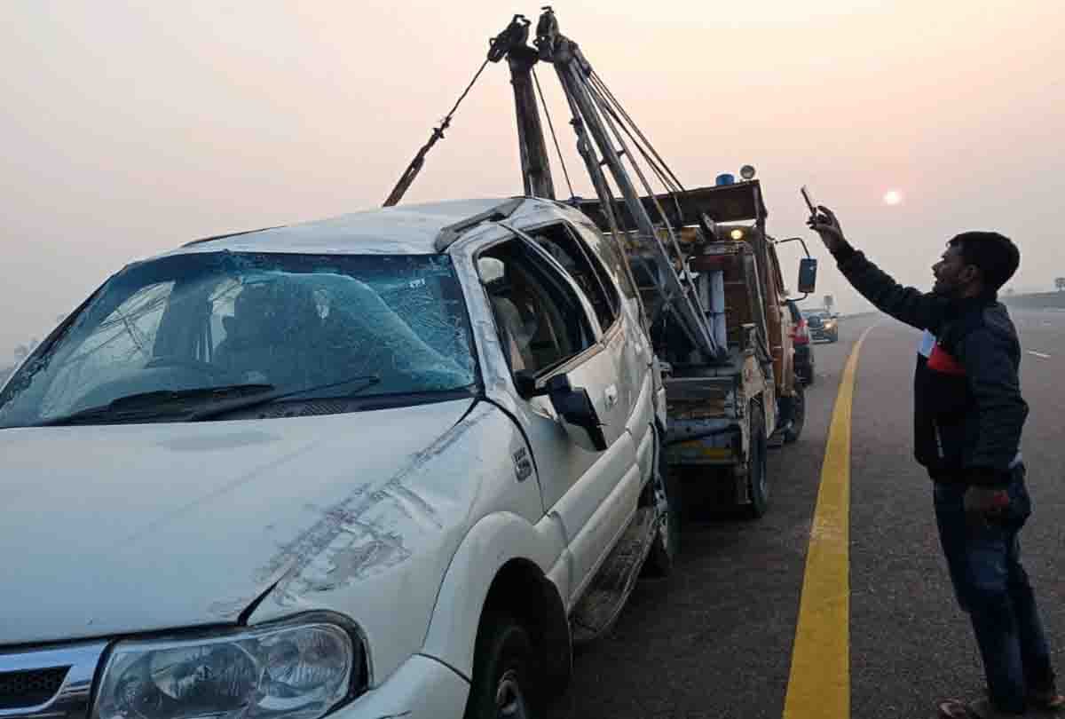 road accident in unnao up, three people injured
