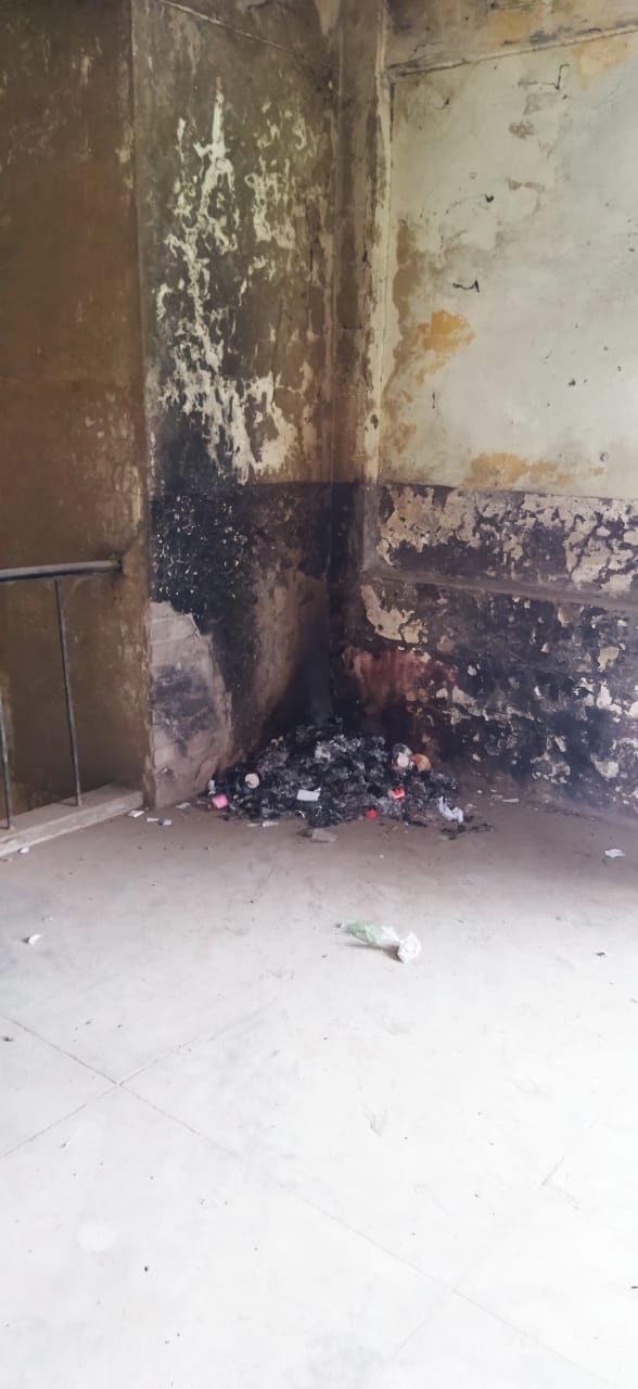Dirt in Vikas Bhawan, garbage being burnt