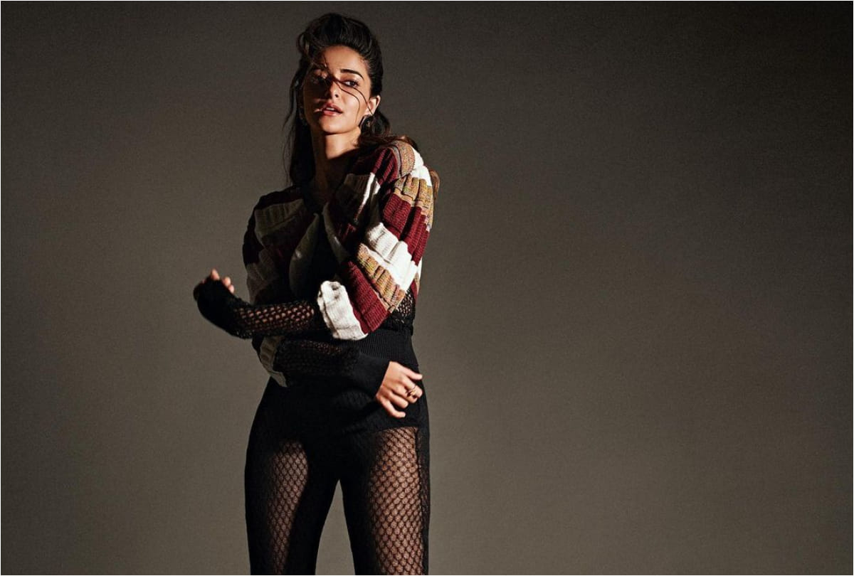 ananya panday wear sweater with stockings to look glamorous