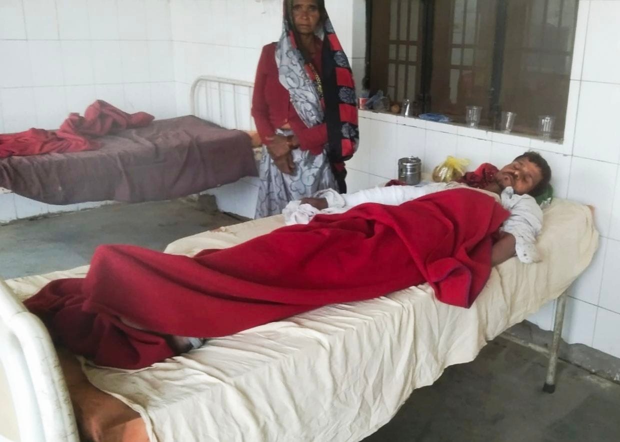 Tractor hit Max, 14 workers injured