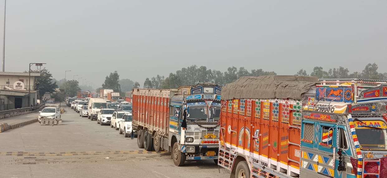 Toll walks, long jam on Shambhu toll, ambulance also stuck