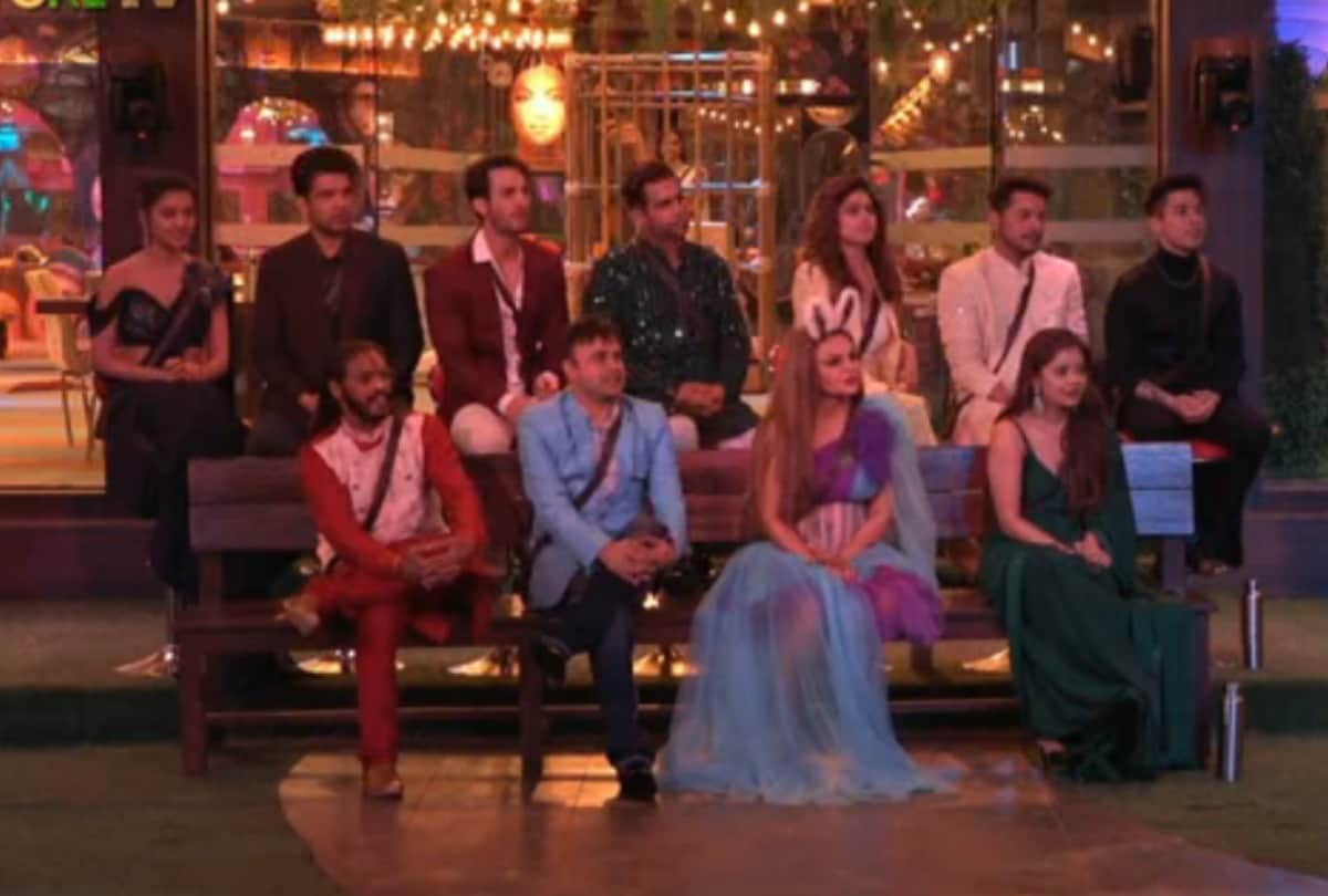 bigg boss 15 salman khan give task to contestants for winning amount money umar riaz, pratik sehajpal and rajiv adatia loose 6 lakh to connected with family