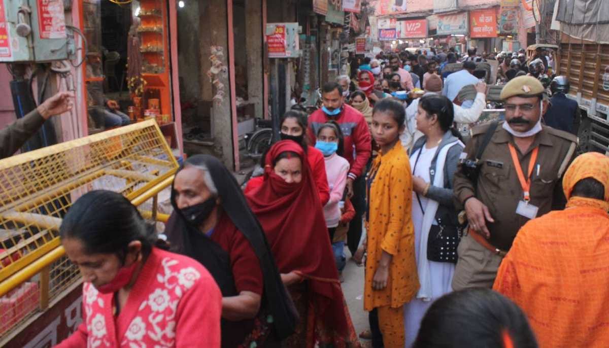 Kashi Vishwanath Corridor: devotees queue at dham resonated with chants of Har Har Mahadev
