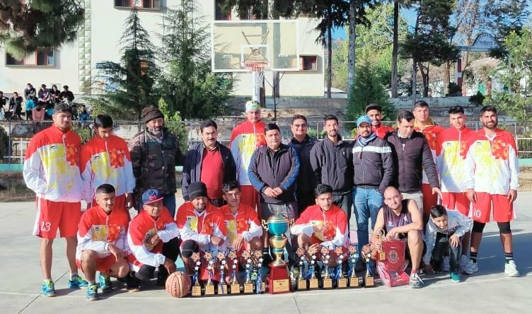 Basketball Match of SSJ University