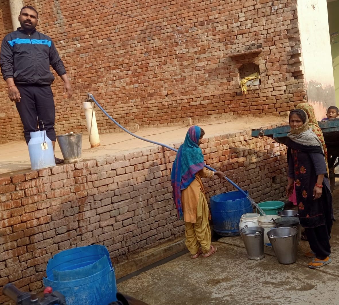 Drinking water tank motor damaged, drinking water crisis deepens in 350 houses