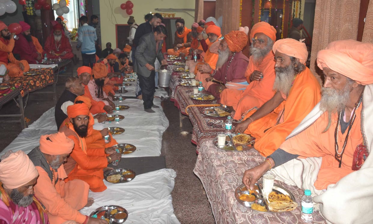 Havan on the death anniversary of Brahmalin Mahant Santosh Giri