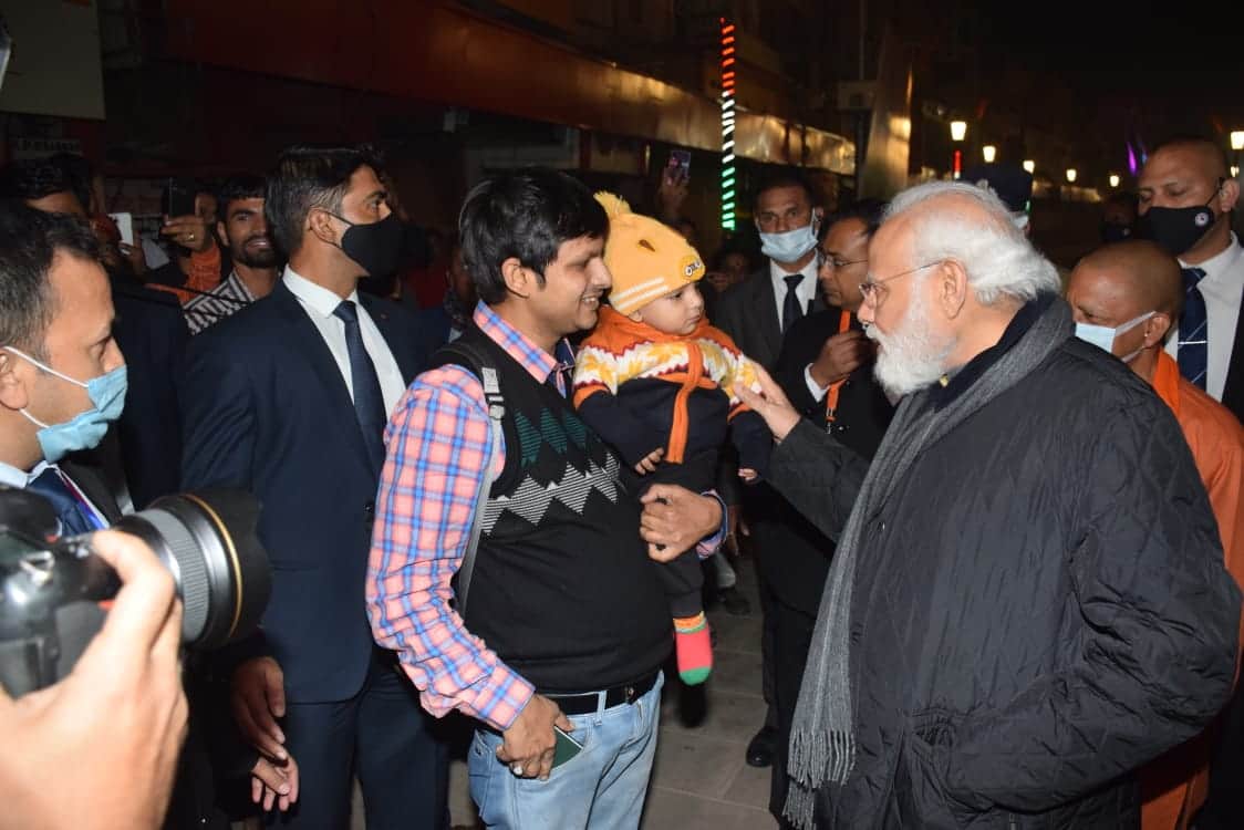 Pm modi in varanasi visit late night along with cm yogi for see badalta banaras after kashi vishwanath dham