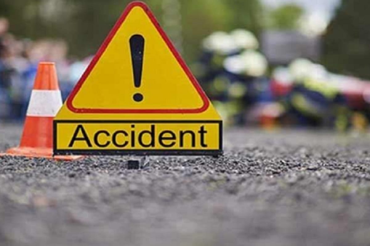 Road accident in Kanpur, woman died, eight injured