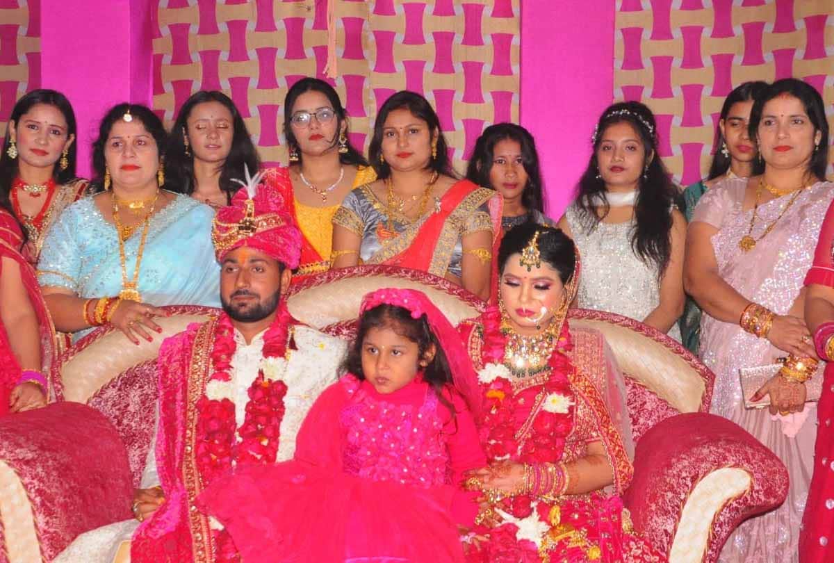Auspicious marriage:  brother-in-law took seven rounds with widowed sister-in-law