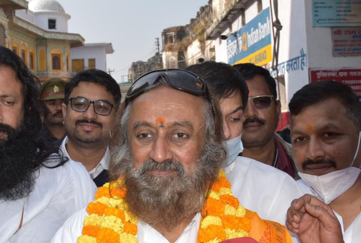 Shree Shree ravishankar in Ayodhya.