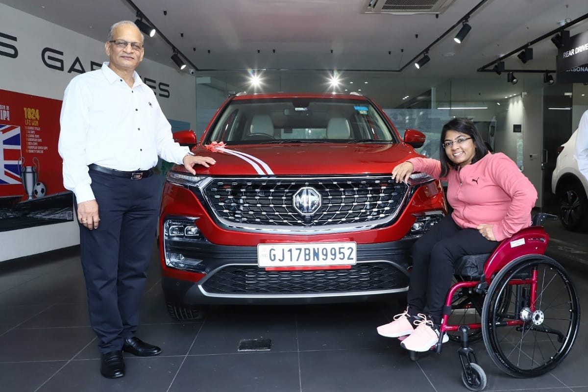 MG Motor India presents personalized MG Hector SUV to 2021 Paralympics medalist Bhavina Patel