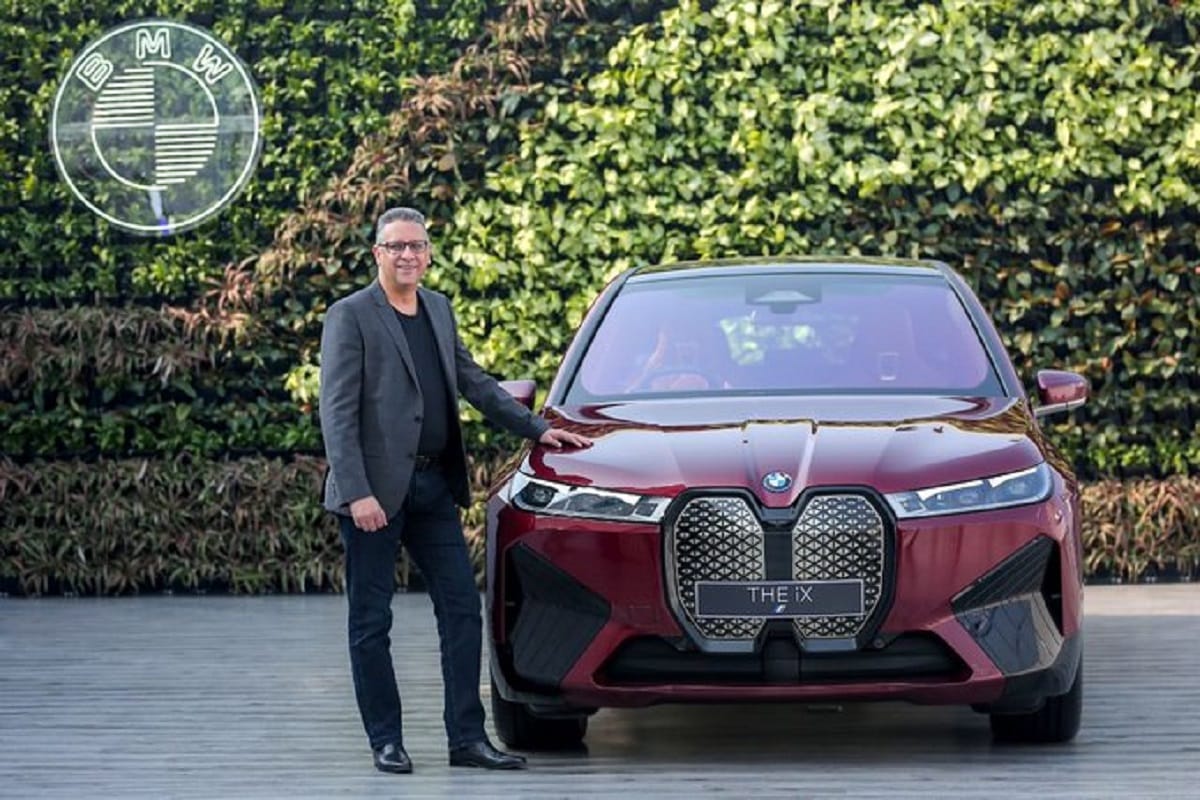 BMW iX Electric SUV India debut claims 425 km range know price features specifications
