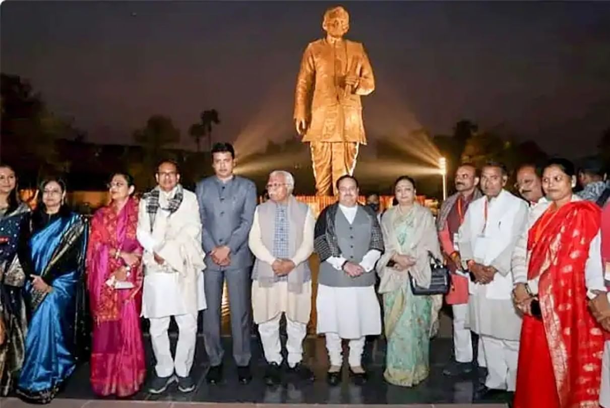 11 राज्यों के मुख्यमंत्री और उप-मुख्यमंत्री अयोध्या पहुंचेंगे।